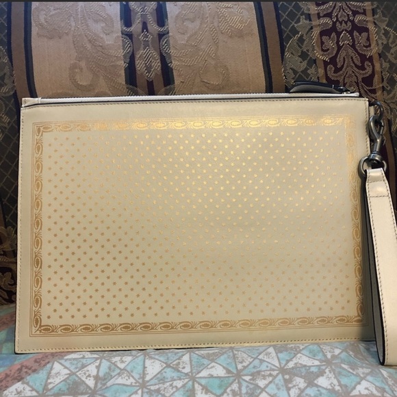 Gucci Guccy Wristlet Clutch - Picture 3 of 6